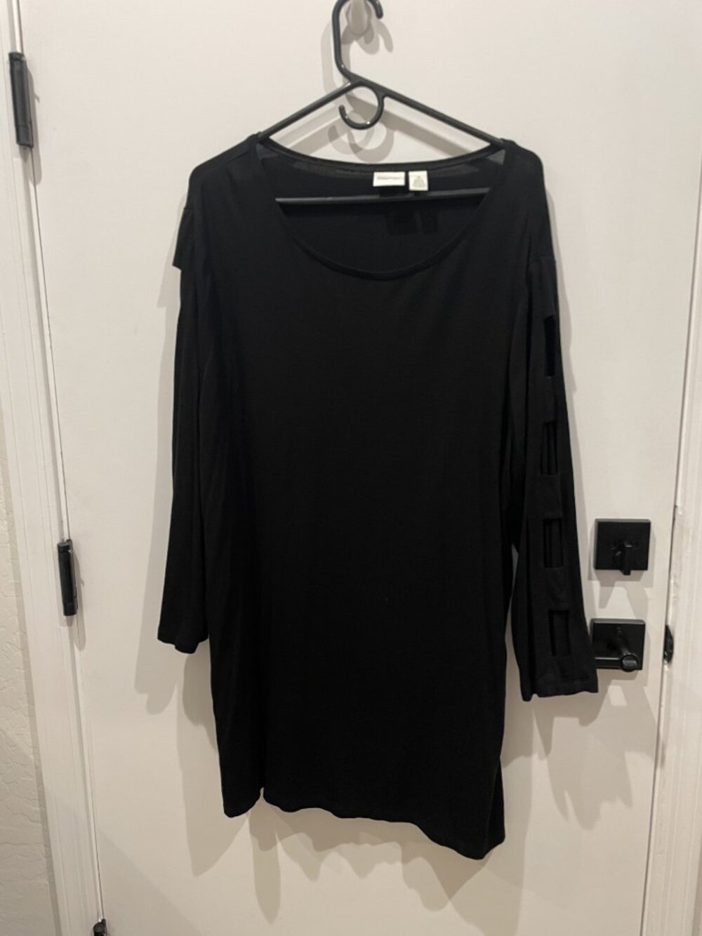 Chico's Zenergy Black Knit Tunic Top or Tee - Size 4 or XL - Ladder Sleeves!